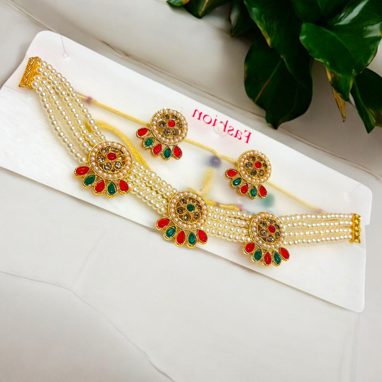 Traditional Stone Pearl Choker Necklace